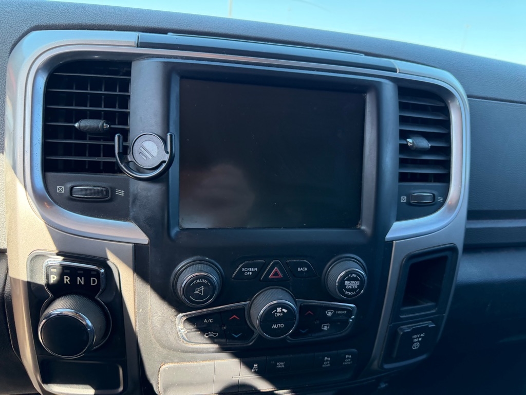 RAM 1500 SLT Crew Cab SWB 2WD 2017