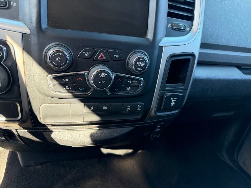 RAM 1500 SLT Crew Cab SWB 2WD 2017