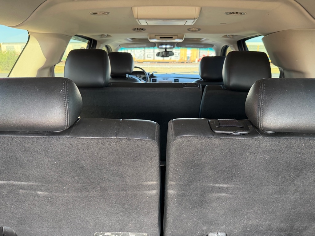 Cadillac Escalade ESV 2WD Luxury 2012