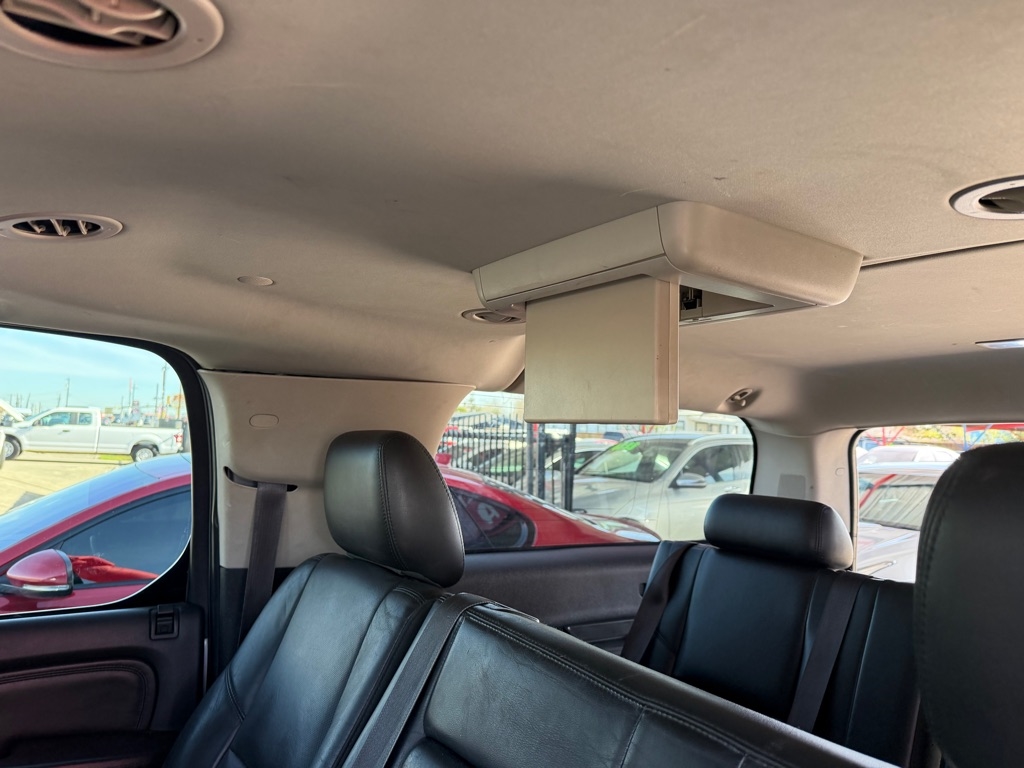 Cadillac Escalade ESV 2WD Luxury 2012