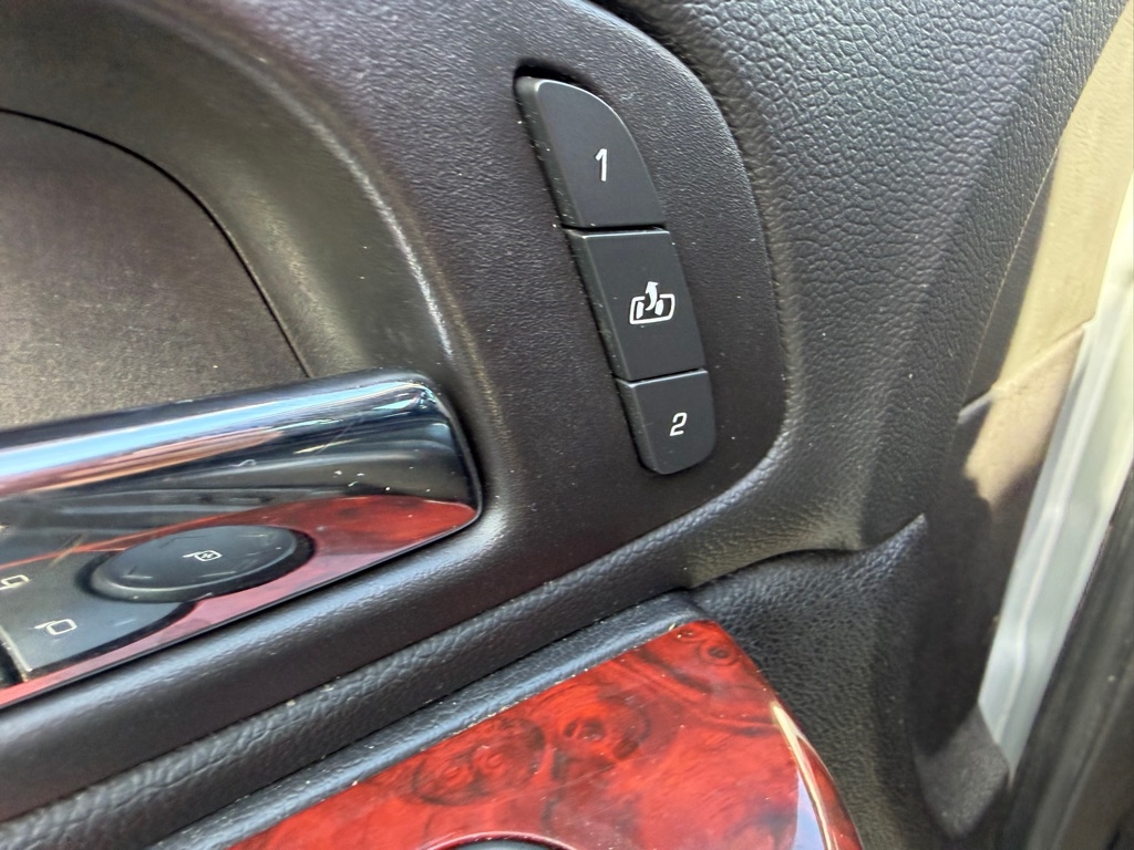 Cadillac Escalade ESV 2WD Luxury 2012