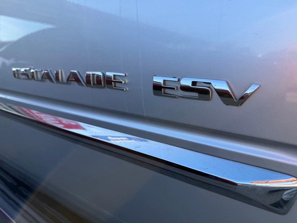 Cadillac Escalade ESV 2WD Luxury 2012