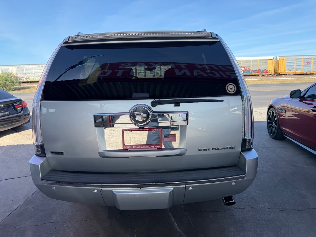 Cadillac Escalade ESV 2WD Luxury 2012