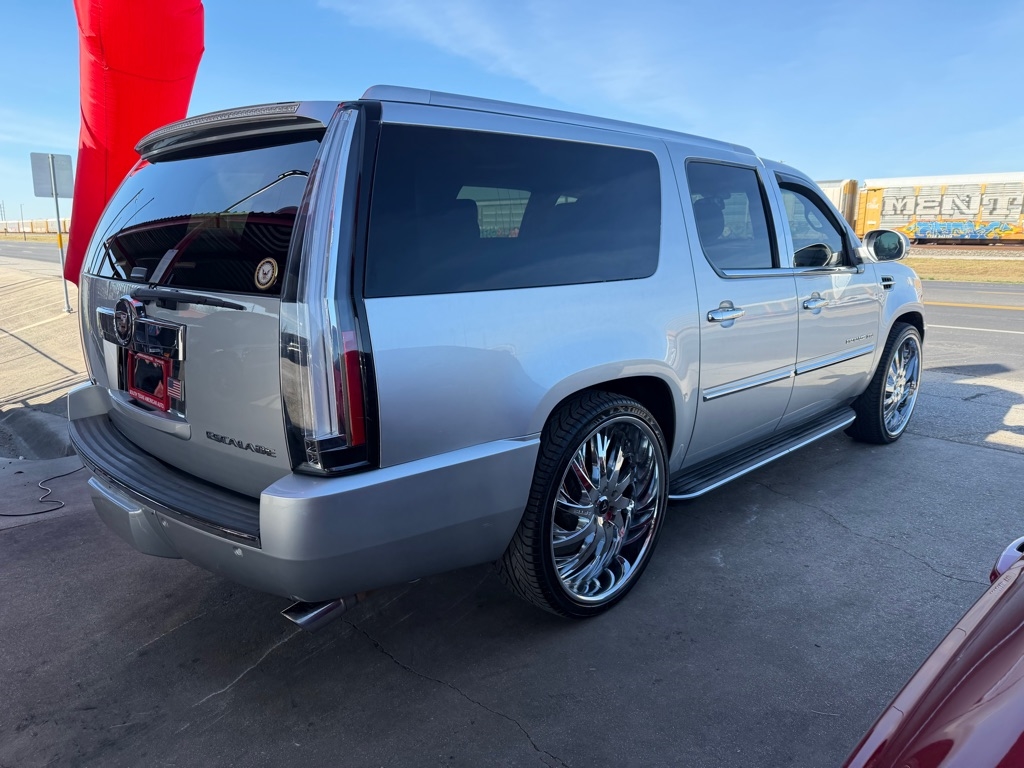 Cadillac Escalade ESV 2WD Luxury 2012