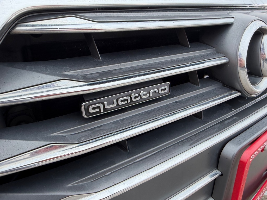 Audi A4 2.0T Premium quattro Sedan 2017