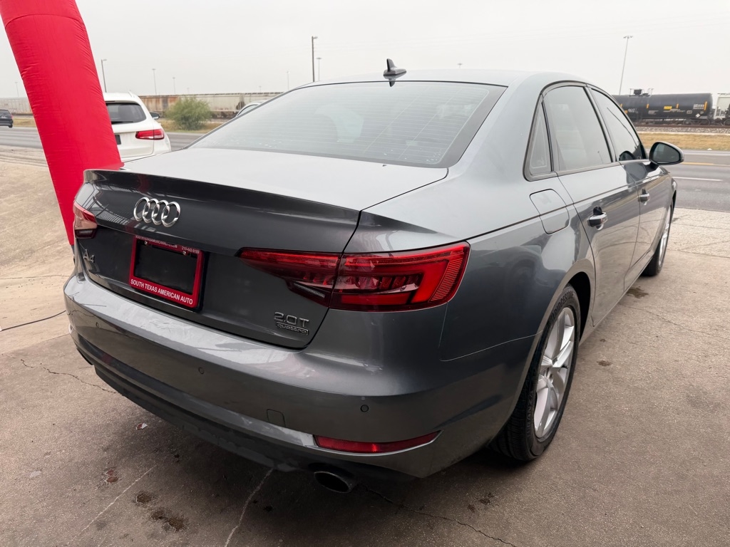 Audi A4 2.0T Premium quattro Sedan 2017
