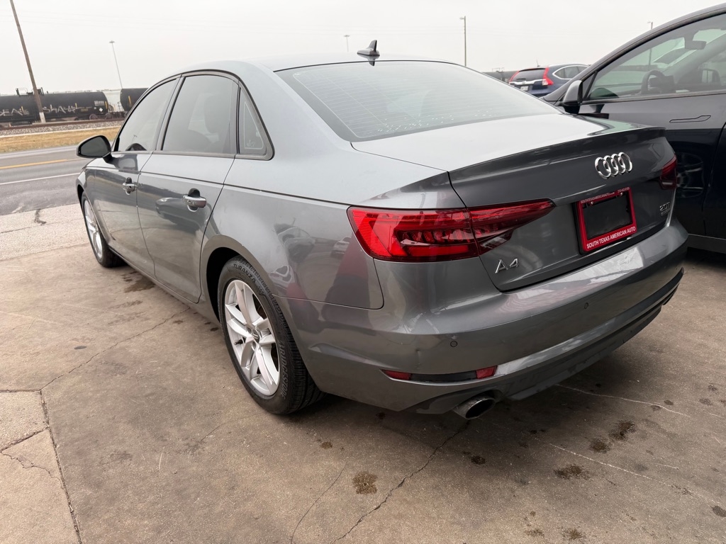 Audi A4 2.0T Premium quattro Sedan 2017