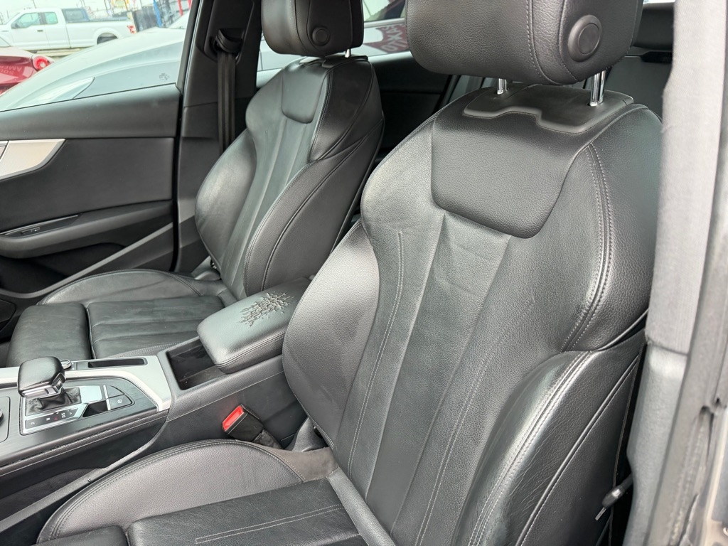 Audi A4 2.0T Premium quattro Sedan 2017