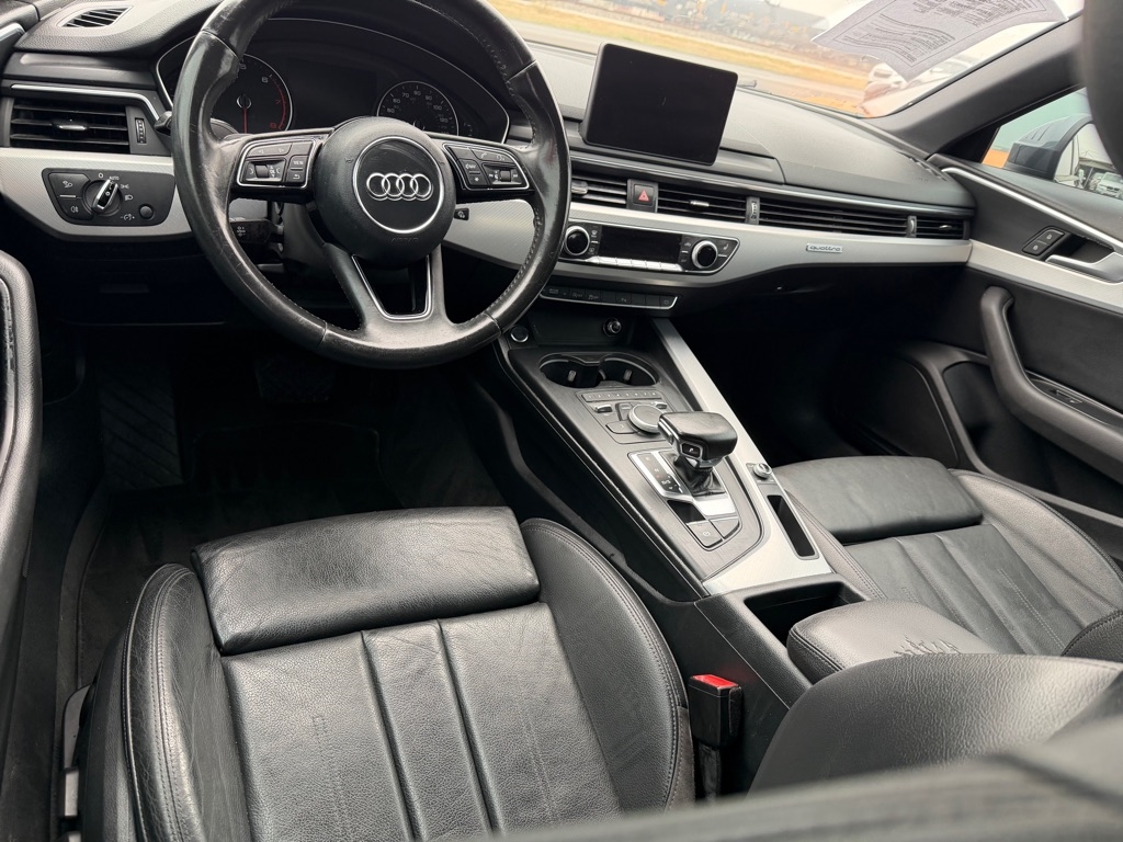 Audi A4 2.0T Premium quattro Sedan 2017