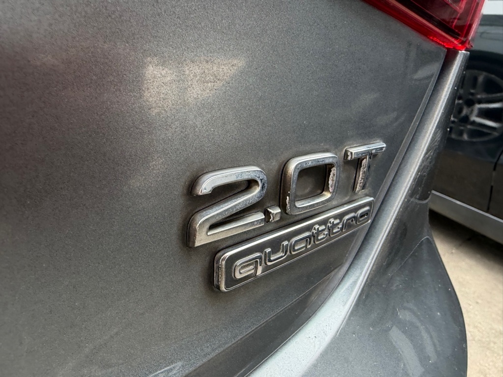 Audi A4 2.0T Premium quattro Sedan 2017