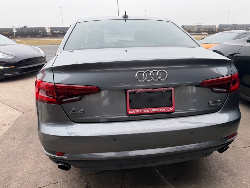 Audi A4 2.0T Premium quattro Sedan 2017