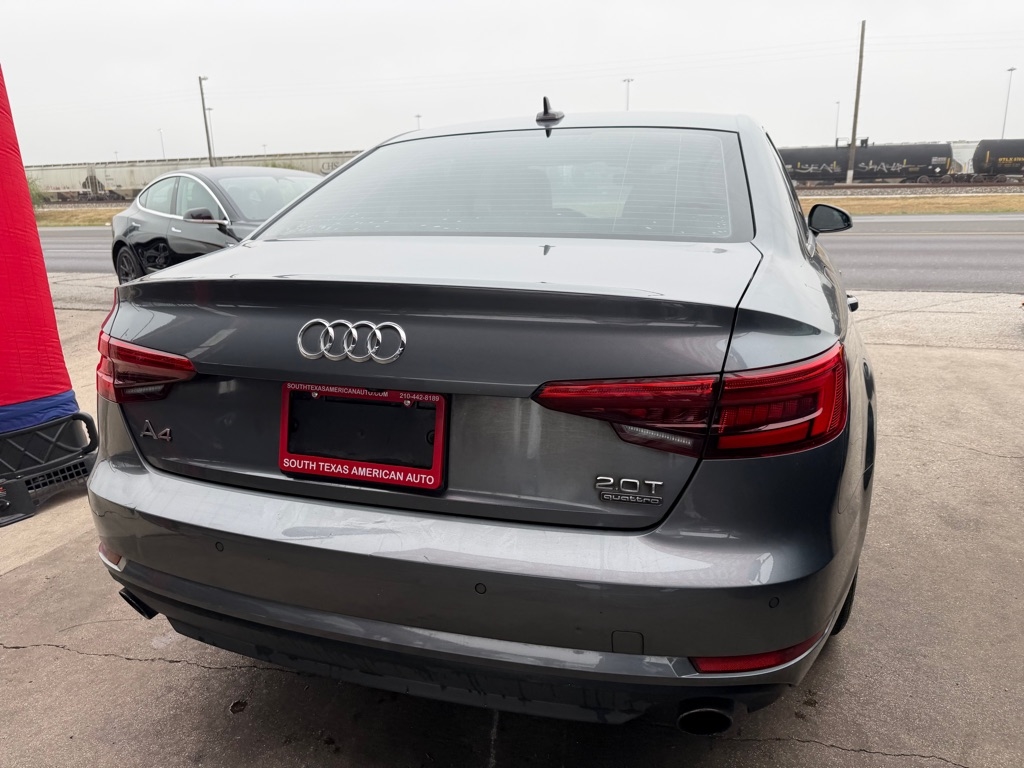 Audi A4 2.0T Premium quattro Sedan 2017