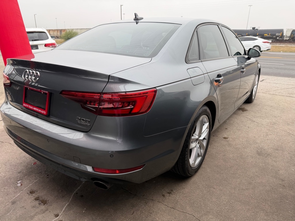 Audi A4 2.0T Premium quattro Sedan 2017