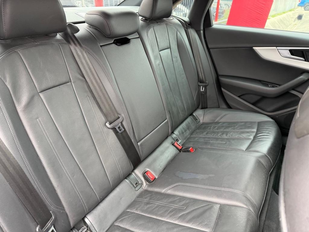 Audi A4 2.0T Premium quattro Sedan 2017