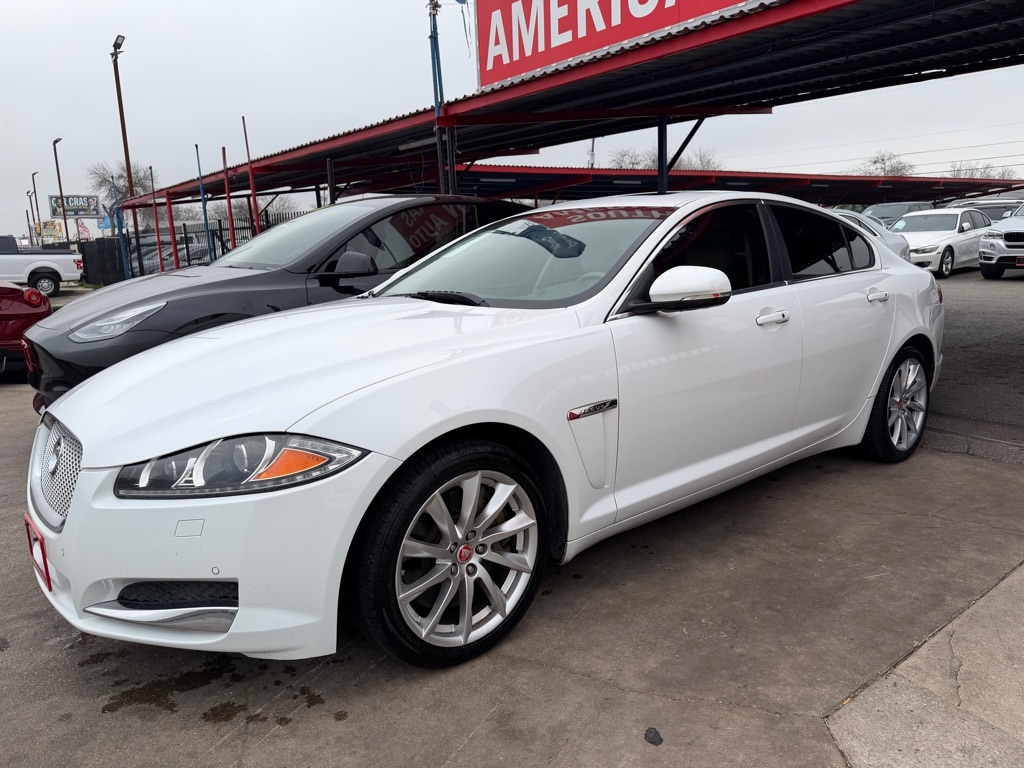 Jaguar XF-Series XF 2.0L I4T Premium 2015