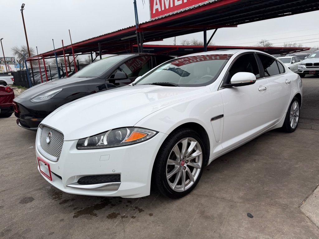 Jaguar XF-Series XF 2.0L I4T Premium 2015