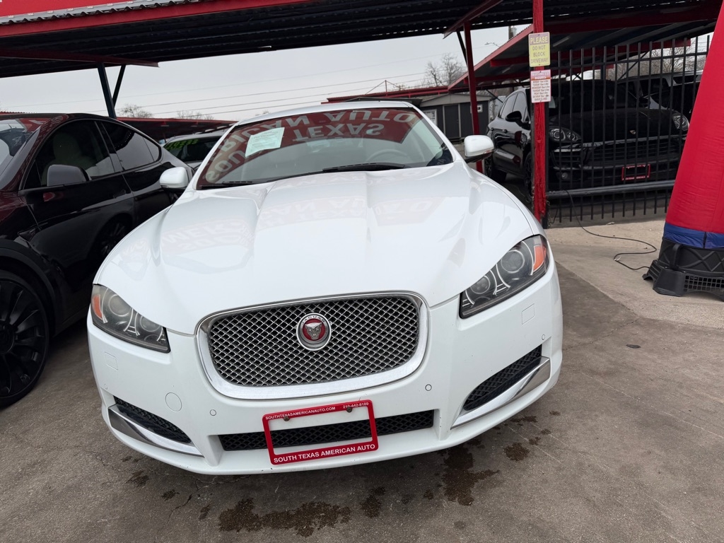 Jaguar XF-Series XF 2.0L I4T Premium 2015