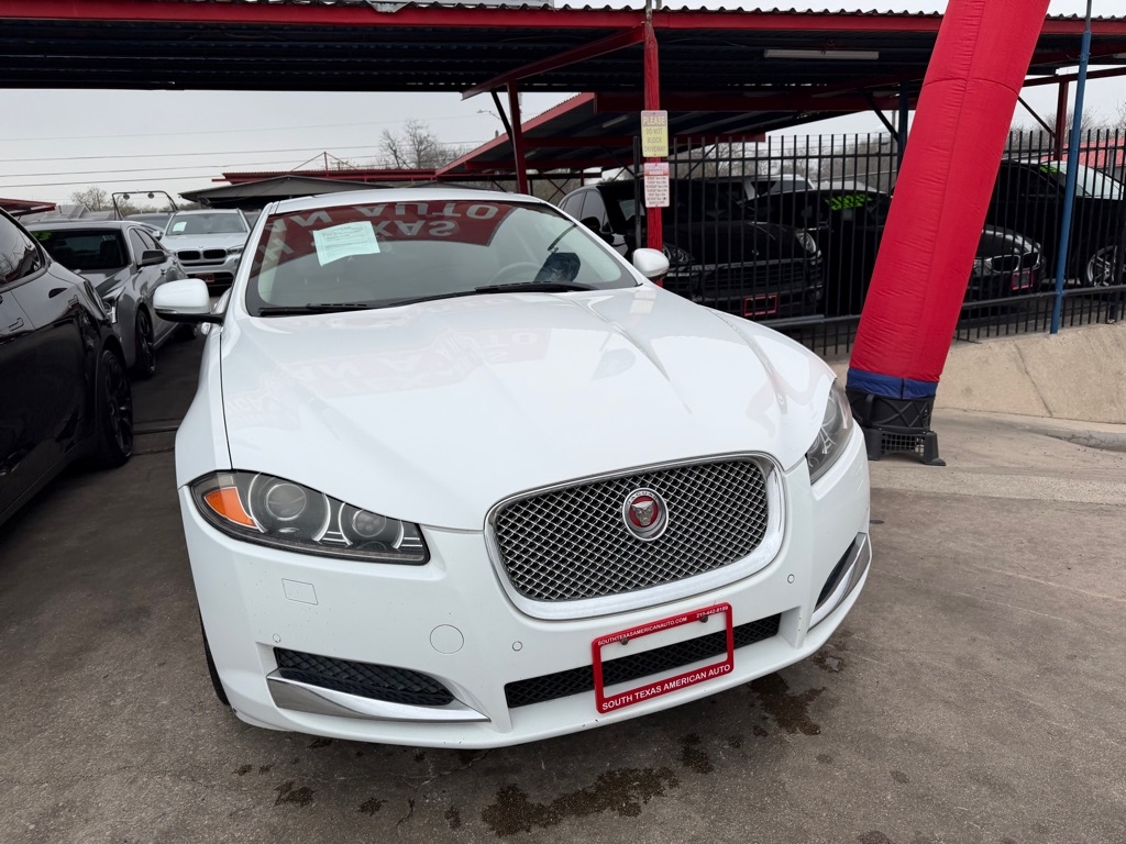 Jaguar XF-Series XF 2.0L I4T Premium 2015