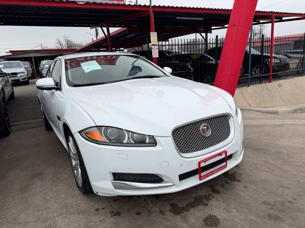 Jaguar XF-Series XF 2.0L I4T Premium 2015