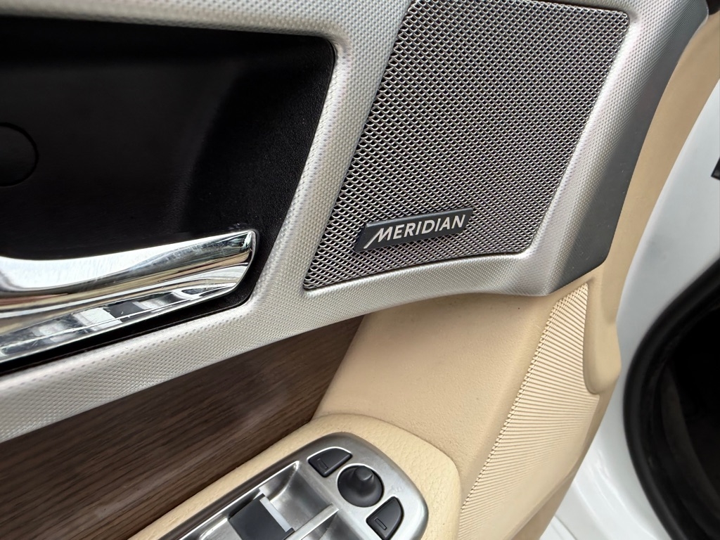 Jaguar XF-Series XF 2.0L I4T Premium 2015