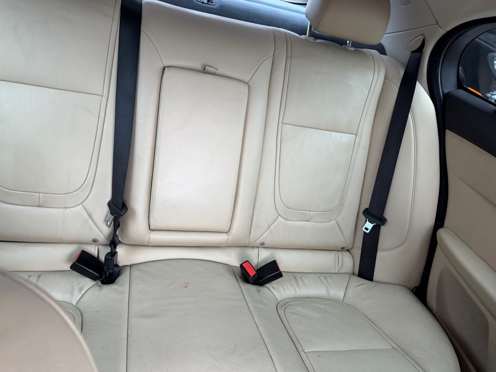 Jaguar XF-Series XF 2.0L I4T Premium 2015