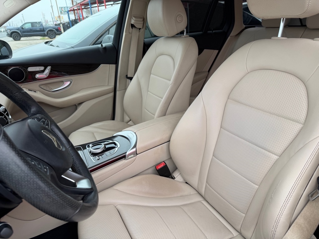 Mercedes-Benz GLC-Class GLC300 2017