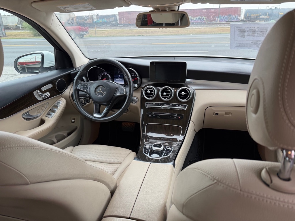 Mercedes-Benz GLC-Class GLC300 2017