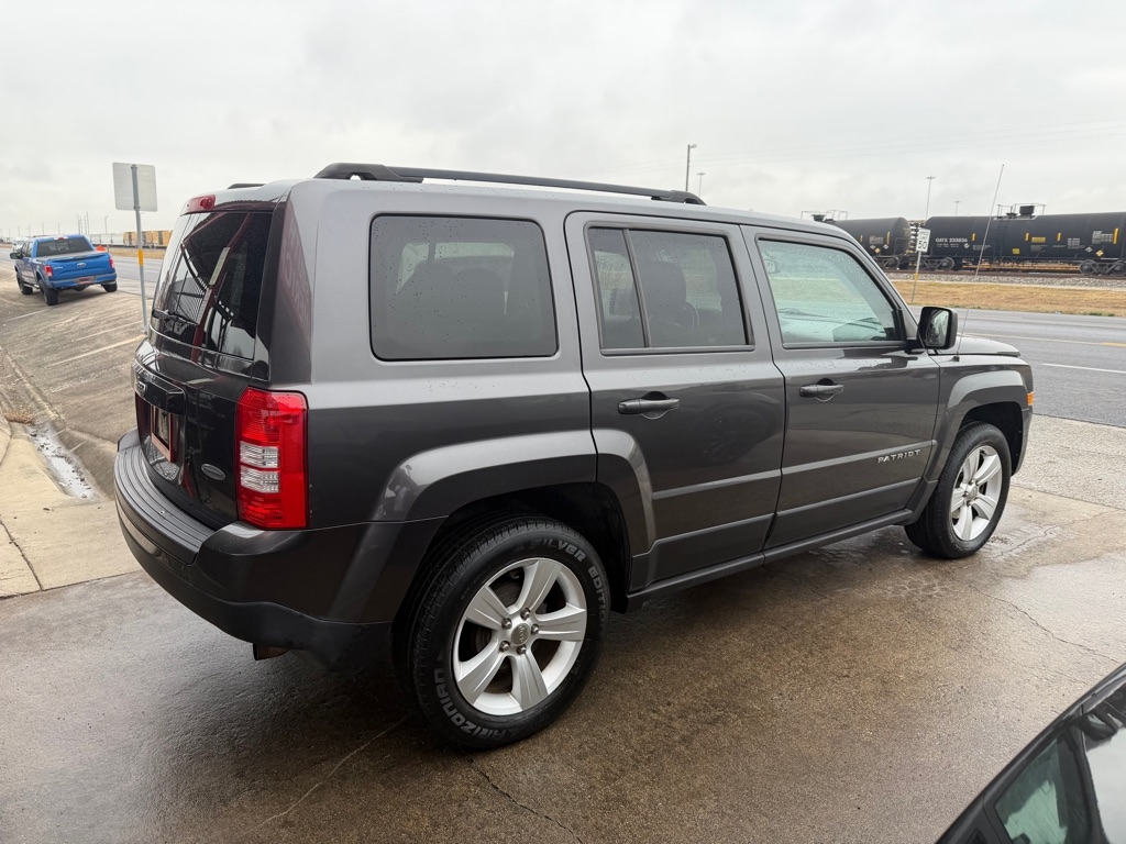 Jeep Patriot Latitude 2WD 2015