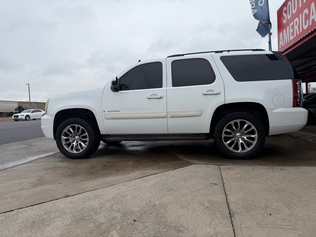 GMC Yukon SLE-1 2WD 2009