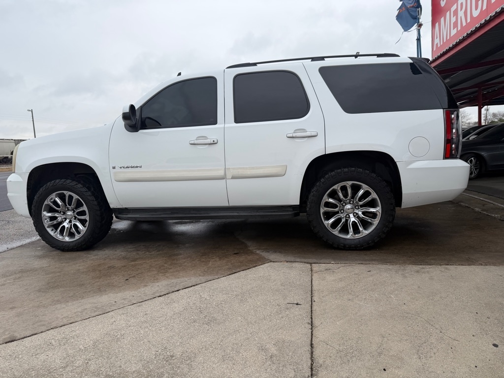 GMC Yukon SLE-1 2WD 2009