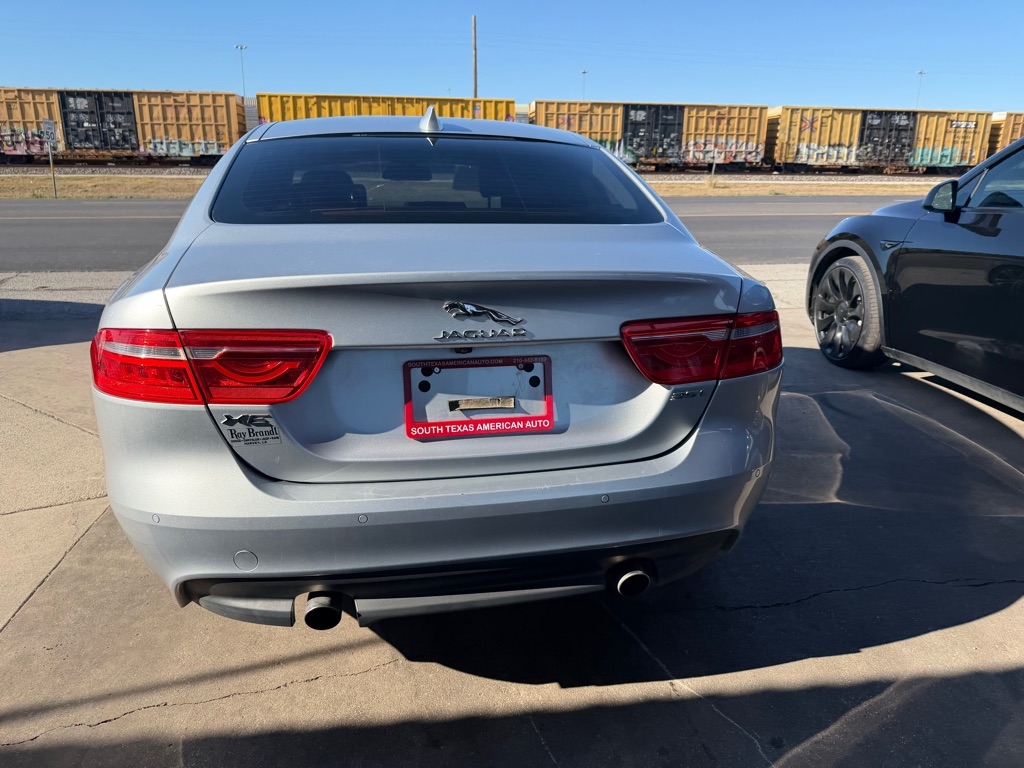 Jaguar XE 35t Premium 2017