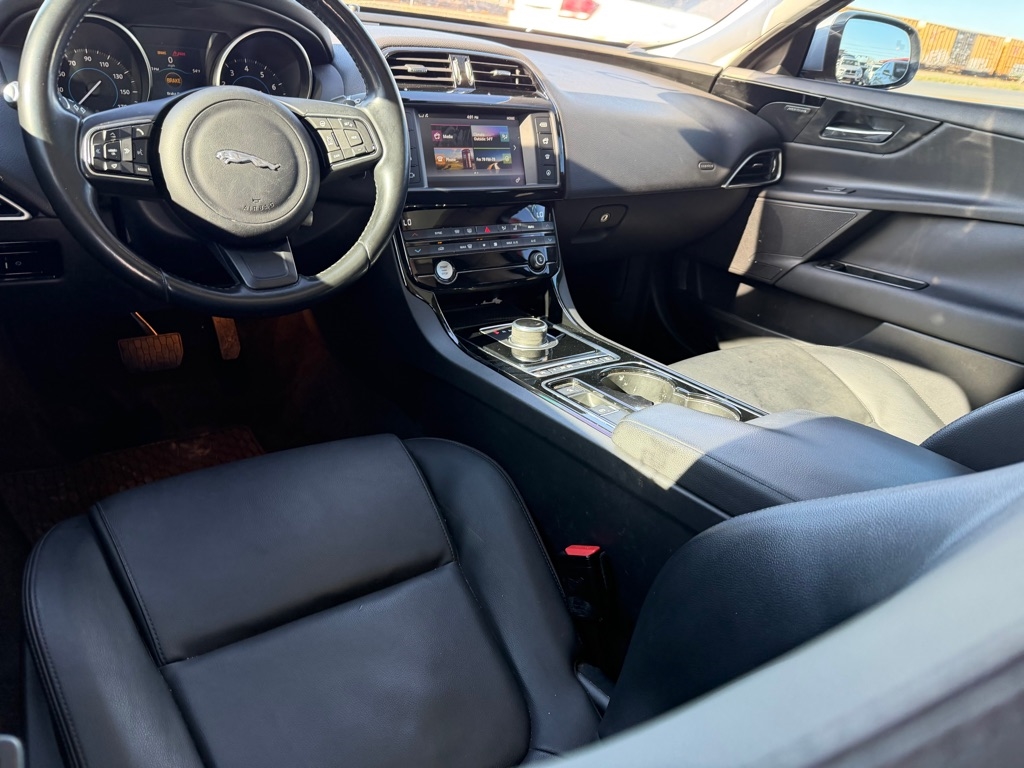 Jaguar XE 35t Premium 2017