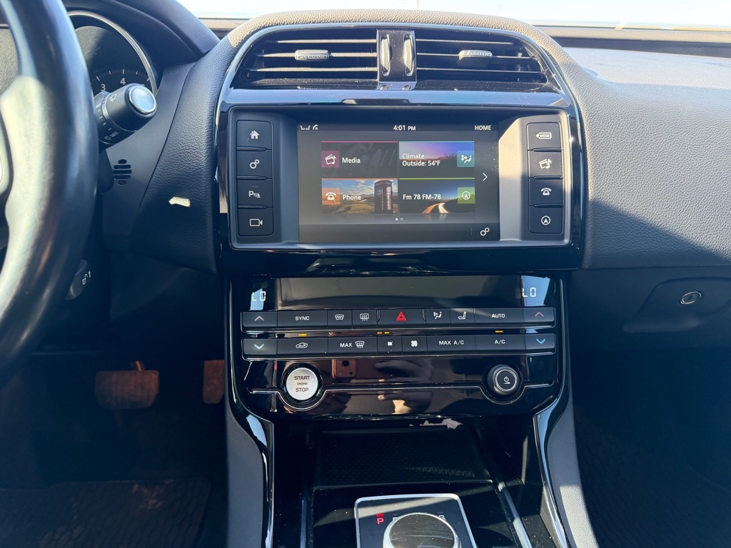 Jaguar XE 35t Premium 2017