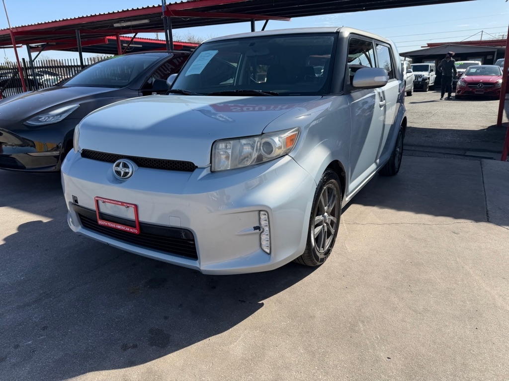 Scion xB 5-Door Wagon 5-Spd MT 2013