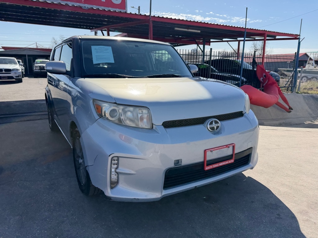 Scion xB 5-Door Wagon 5-Spd MT 2013