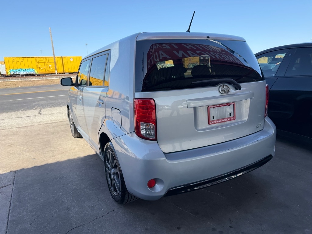 Scion xB 5-Door Wagon 5-Spd MT 2013