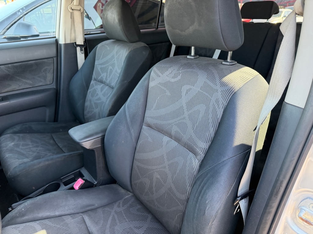 Scion xB 5-Door Wagon 5-Spd MT 2013