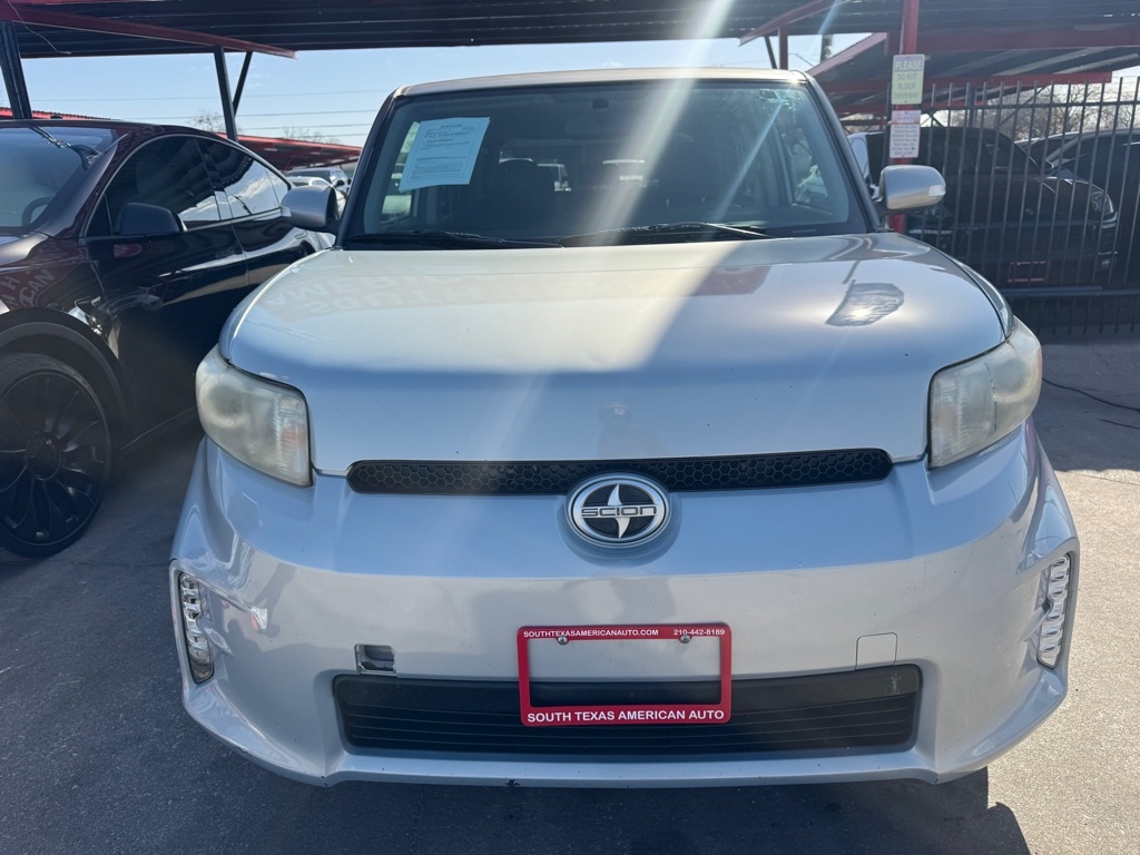 Scion xB 5-Door Wagon 5-Spd MT 2013