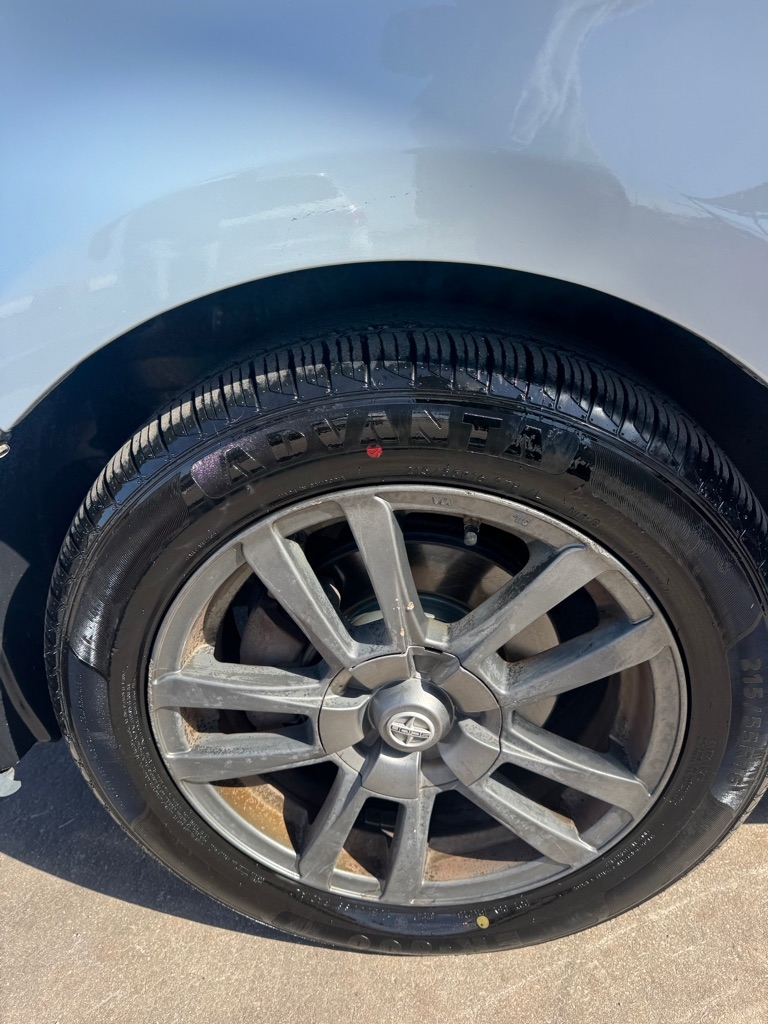 Scion xB 5-Door Wagon 5-Spd MT 2013