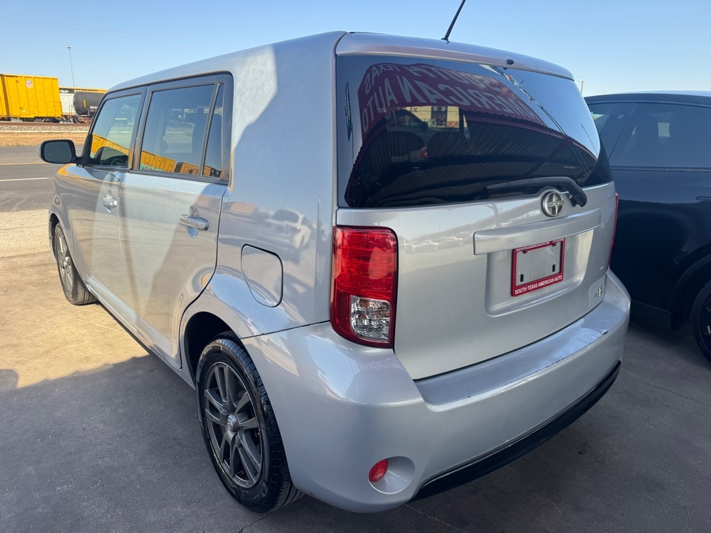 Scion xB 5-Door Wagon 5-Spd MT 2013