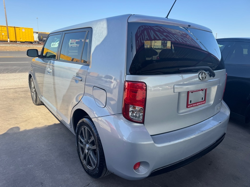 Scion xB 5-Door Wagon 5-Spd MT 2013