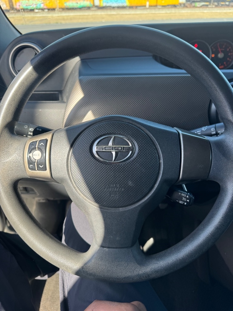 Scion xB 5-Door Wagon 5-Spd MT 2013