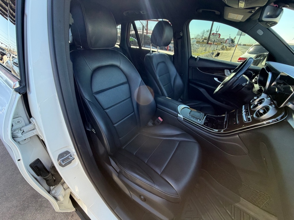 Mercedes-Benz GLC-Class GLC300 2020