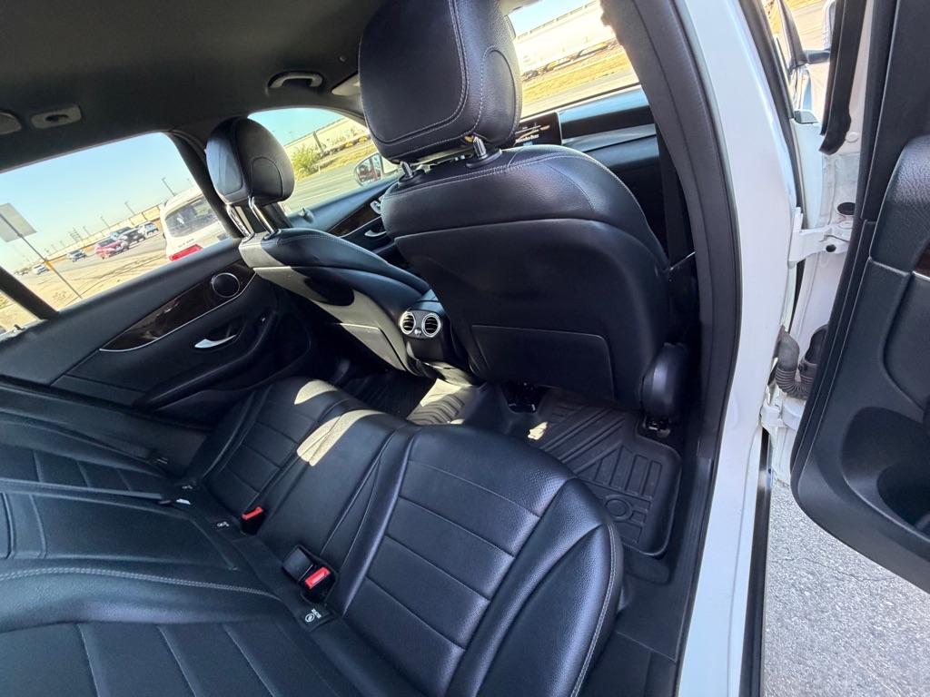 Mercedes-Benz GLC-Class GLC300 2020