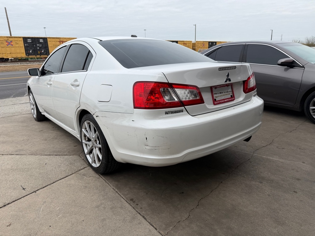 Mitsubishi Galant ES 2011