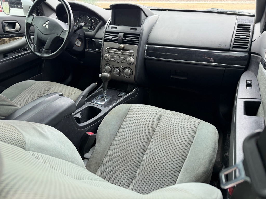 Mitsubishi Galant ES 2011