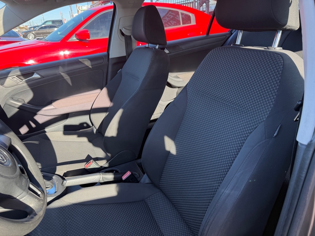 Volkswagen Jetta S 2012