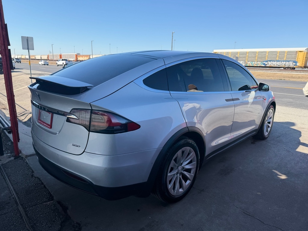 Tesla Model X 90D 2016
