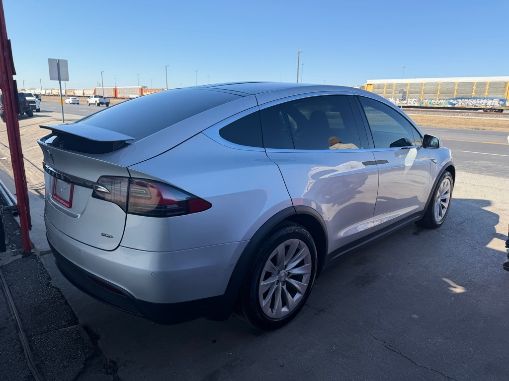 Tesla Model X 90D 2016