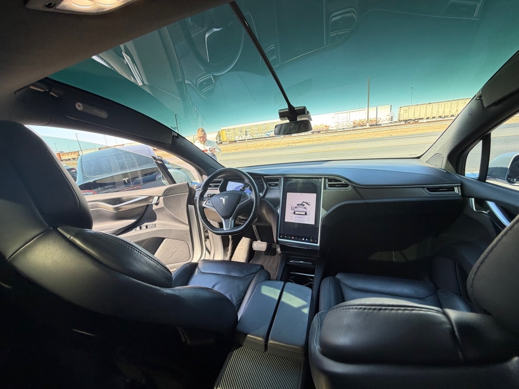 Tesla Model X 90D 2016